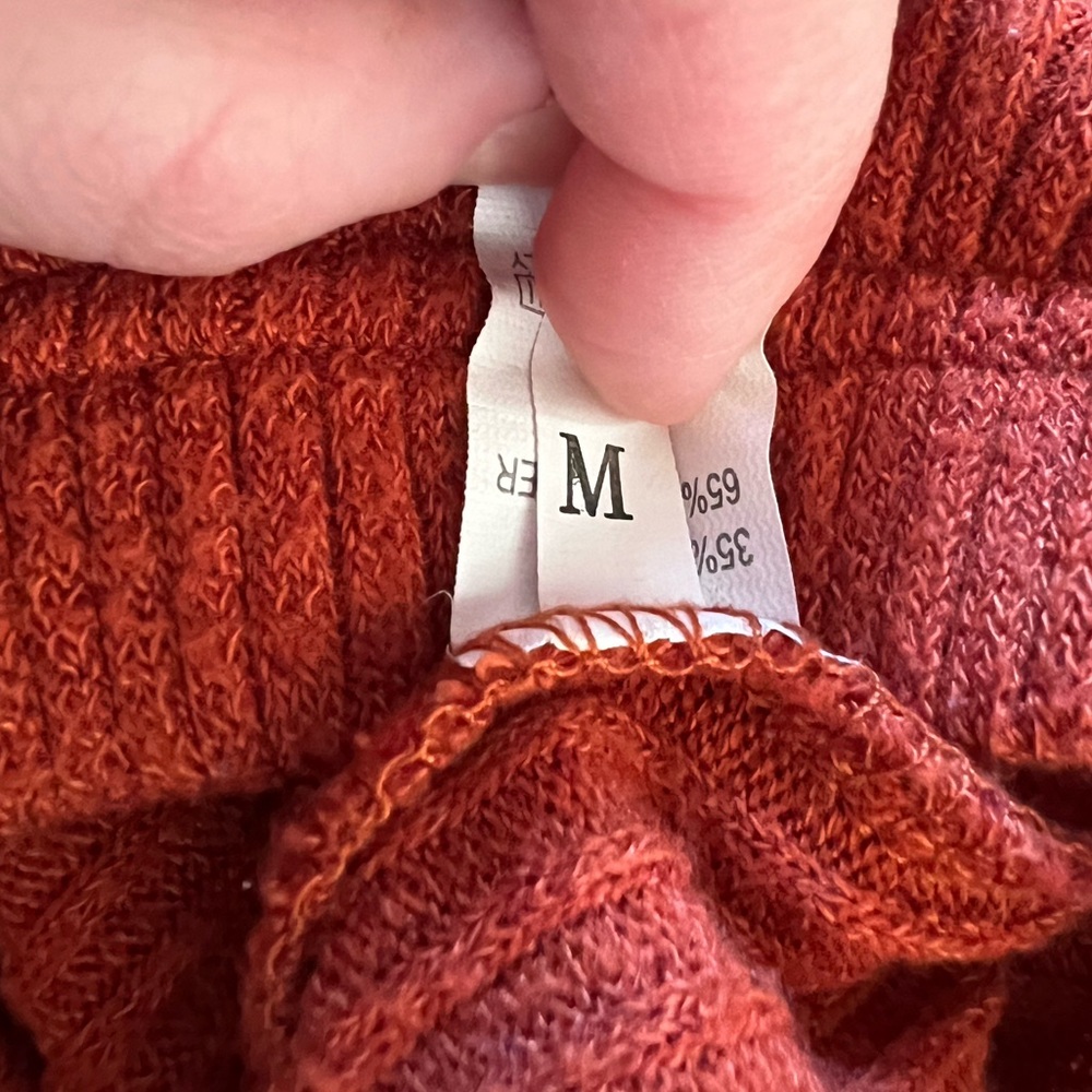 Rust Ribbed Knit Top - Picture 3 of 3